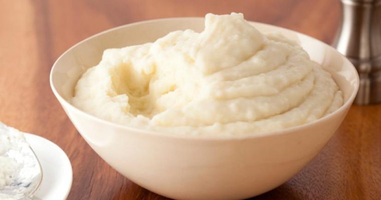 Mashed Potatoes with Roasted Garlic and Mascarpone Cheese